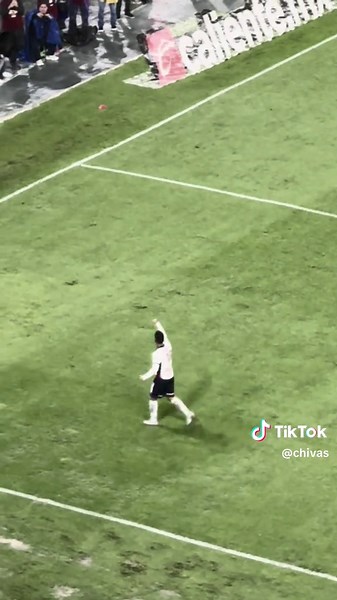 Golazo de Efraín Álvarez. El primero como Rojiblanco 🇲🇨😍 #Chivas | Alvarez Goal