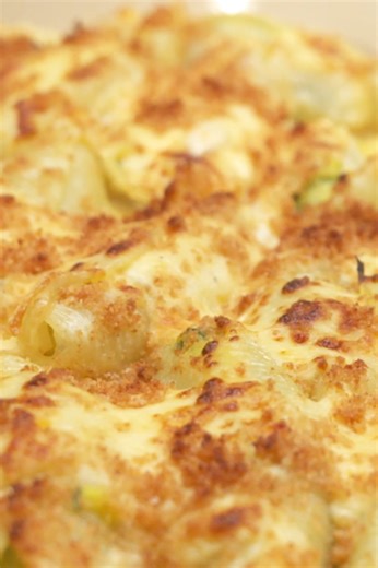 Conchiglie di pasta ripiene di zucca con salsa Mornay cremosa