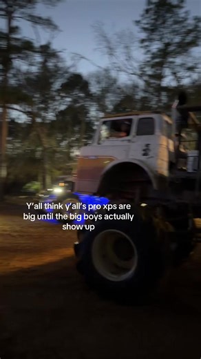 Big Rigs in Action: Unforgettable Moments at RR