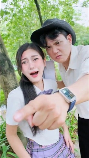 Help Him or Leave Him? YOU Decide! 😱⭐⭐⭐⭐⭐ #linhchihihi #messyclassroom #schoolcrush #schooldrama