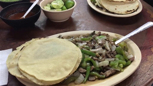 What to Eat in Mexico City – Café de Tacuba