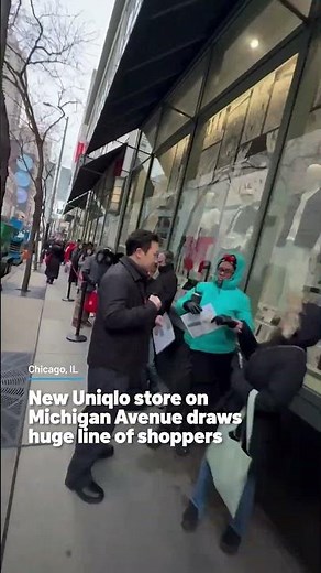 New Uniqlo store on Michigan Avenue draws huge line of shoppers