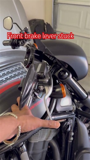 V ROD front brake lever stuck #nightrod #harleydavidson #abs #bikerepair