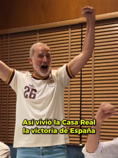 🇪🇸 La Casa Real tampoco quiso perderse la histórica semifinal de España 🙌 Los Reyes, la Princesa Leonor y la Infanta Sofía vivieron el partido como unos aficionados más #mundial #españa #worldcup #lamineyamal
