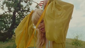 WESTERN WIND OUT NOW EVERYWHERE!! Huge thanks to Rostam for creating this new song with me, you are a ⭐️ !! Taylor Fauntleroy I owe you a million peanut butter and jelly sandwiches for making this magical video. And now it’s all yours! X https://carlyraejepsen.lnk.to/WesternWind | Carly Rae Jepsen