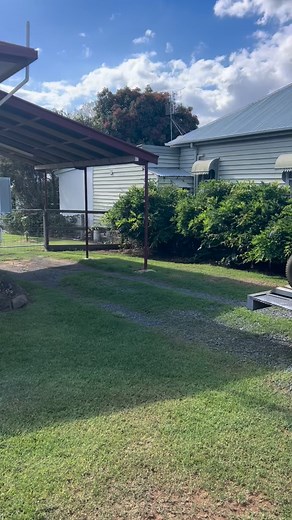 ✨ Off Market Opportunity ✨ 📍 9 King Street, Goombungee Offers Over $499,000 2 🛌 1 🛁 2 🚗 961m2 block A charming escape where convenience meets relaxed country living. This well-kept Goombungee home features two bedrooms with built-ins and ceiling fans, plus air-con in the main bedroom. Spacious living area with aircon and wood heater, a separate office/sunroom, great kitchen dining area plus a large family bathroom.The home is set on a generous block opposite the park and just a short walk to