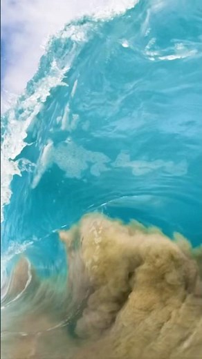 INSANE shallow shorebreak wave!