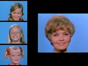 The Brady Bunch - Season 1 Intro