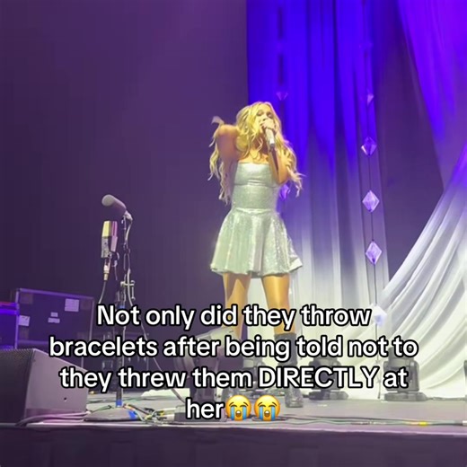 Freya Skye's Emotional Moment at the Stars Align Tour