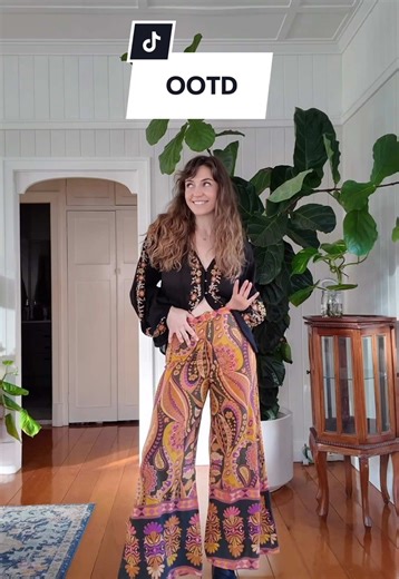 Funky Pants Outfit Ideas for 70's Inspired Fashion