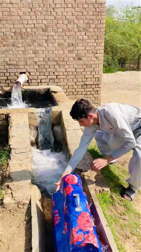 Larkey ney Bachey ko Pani Min Q Dala 😮😱🤔 #whowillbemylifepartnerta # funny #comedymove