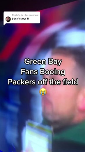Green Bay Fans Boo Aaron Rodgers Off Field