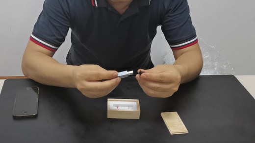 苹果手机自动备份器，照片视频充电时候自动备份。释放手机空间操作及其简单