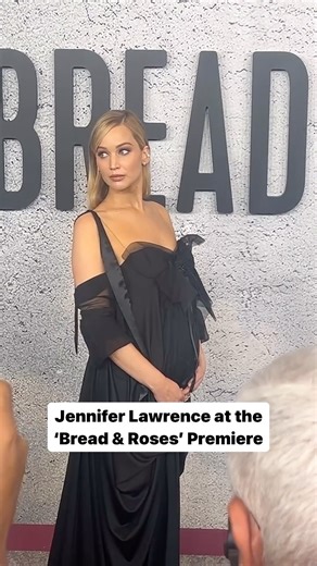 300K views · 4K reactions | #JenniferLawrence is glowing! ✨ The actress and soon-to-be mother of two, 34, showed off her baby bump at the ‘Bread & Roses’ premiere  | People | Facebook