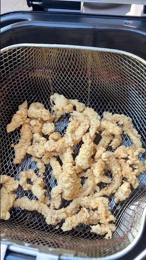 Colossal fried clam strips💪🏼