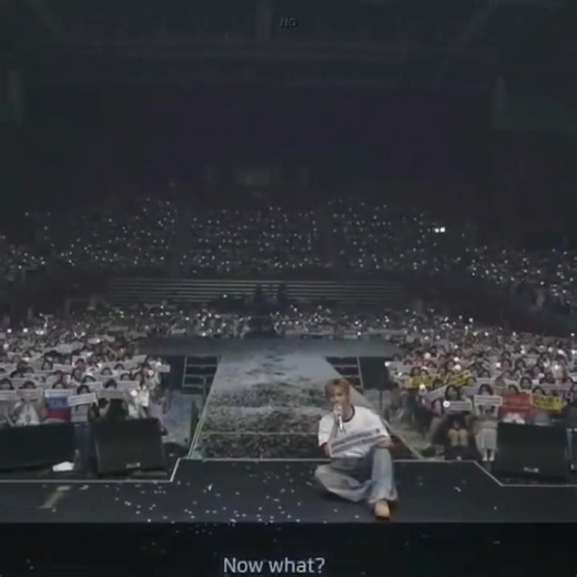 [VID|2508010] KANG DANIEL "NGỦ" TRONG CONCERT DAY1 SEOUL Ngoài cái việc anh ta kêu chúng tôi gọi "Ori" với "Rooney" để chụp ảnh ra thì sau đấy anh ta nằm luôn ra giữa sân khấu, còn mắng iu là " Sao mọi người lại quay tui 😡" nữa =))))))))))))))))) Bảo Kang Choding thì không chịu. Để coi Day2 Kang Choding làm trò gì cho FlowD xem nha! cre vid: kdanieloop | Pinkkang - Kang Nielmoyed 1st VN Fanpage