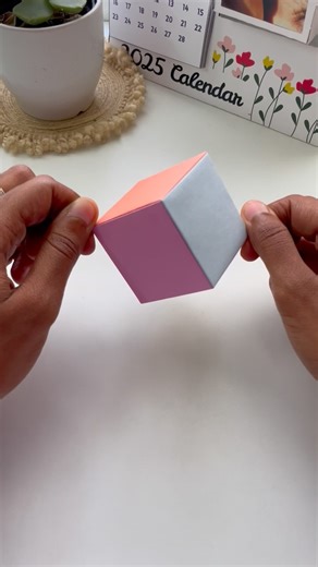 Art Beats on Instagram: "The Easiest Origami Cube ✨🎁 . . #origami #origamicube #origamicubes #modularorigami #modularorigamicube #papercube #easyorigami #artbeats"