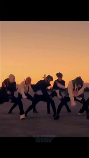 Quem desenhou a logo do Stray Kids? #straykids #kpop #kpopskz #bangchan #curiosidadeskpop