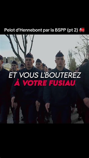 Hommage des pompiers de Paris à la bravoure militaire