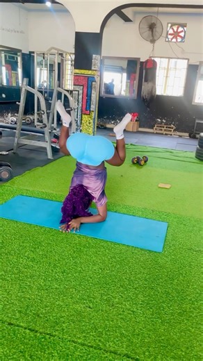 Flexibility poses #dancegenre #acrobatics #dancemusic