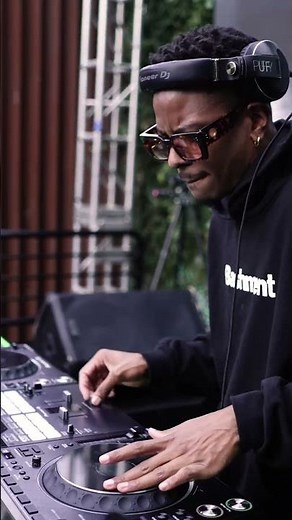 Crazy DJ Scratching Intro 🔥