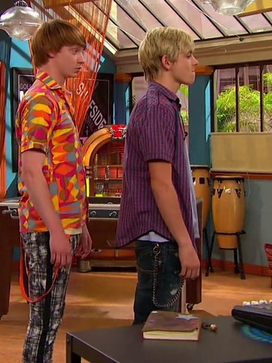 Secret and songbooks 4/10 #austinandally