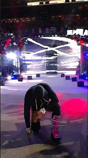 CM Punk makes his 1st SummerSlam entrance in over 10 years