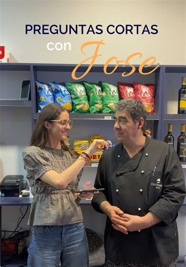 🧡 Hoy dejamos los fogones a un lado por un momento… Y aprovechamos para conocer un poco mejor a José 👨‍🍳 ¿En cuántas coincidís con él? 👀 #ponferrada #ponfe #comidacasera #comidaparallevar #comerbien