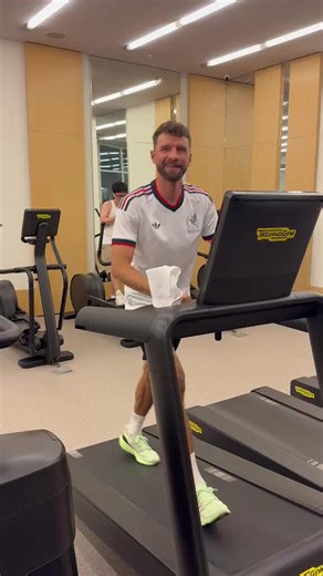 Beim Frühsport erwischt worden… 🎥 Kamera, Ton und Regie: Jürgen Klopp #worldcup2026 #esmuellert #kloppo