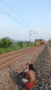 2.3K views · 1.2K reactions | #sqrs #pqrs #railway #engineering #railway #machine #instatravel #reelsinstagram #new #vairalvideo❤️❤️ #tredingreels❤️ #2025 #follow #like #1millionviews♥️ | Live Railway Work Job | Facebook