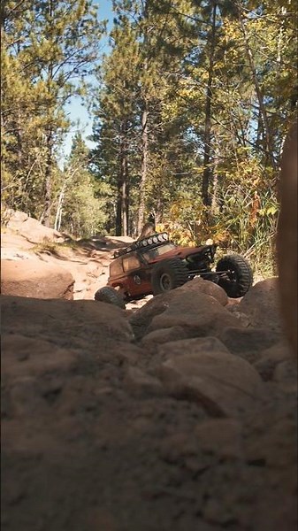 is this OG Axial Wraith Spawn still a BEAST on the Rocks? #axial #axialadventures #rccrawling