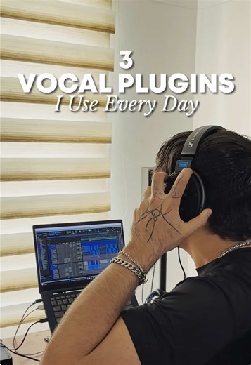 3 plugins I use on almost every vocal mix 🗣: 1️⃣ Pro-Q 4 – Cleaning and controlling frequencies 2️⃣ Waves CLA-2A – Smooth, musical compression 3️⃣ FabFilter Pro-DS – Sibilance control DM me