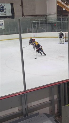 Skating it out #hockey #hockeyhighlights