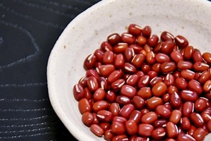 あずきの賞味期限は長いの？長期保存のポイントと腐ったときの見分け方 | お食事ウェブマガジン「グルメノート」