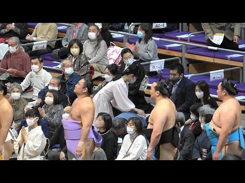 溜席の妖精さん男性を助ける、大相撲 九州場所 (11月場所) 横綱 照ノ富士 優勝 ！