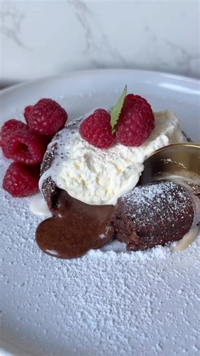 Stephanie Rosanna on Instagram: "Chocolate Fondant Servings: 6 Cals: 530 each Protein: 8g each Carbs: 54g each Fats: 30g each Ingredients: 125g butter @kerrygoldirl 100g dark chocolate @droetkerbakingireland 100g milk chocolate 150g caster sugar @siucraireland 4 eggs @goldenirisheggs 2 egg yolks 75g plain flour @gembakes.ie Butter to grease moulds Cocoa powder to coat moulds Method: Step 1: Coat your moulds with butter and cocoa powder and pop into the fridge Step 2: Add hot water to a pot, top