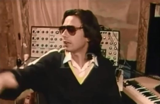 Jean-Michel Jarre - 1981 Studio footage and Magnetic Fields Part 4 performed in the studio