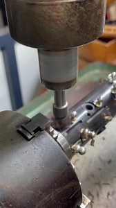 ATELIER RÉPARATIONS & EXPERTISES Besoin d’un do#/sol# plus juste sur votre clarinette en la ? Cette pose d’option de bosse rapportée permettra un meilleur équilibre de l’intonation. Cette option est seulement disponible sur les clarinettes en la. Pour en savoir plus : atelier.reparations-expertises@buffetcrampon.com ___ 🌍In need of a C#/G# better in tune on your A clarinet ? This option of inserted chimney allows a better balance of intonation. It is only available on A clarinet. For more info 