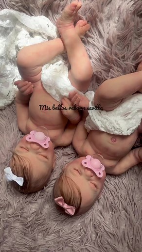 ARTICUS Bebe reborn silicona completaSistema de bebidaUnos 46 cmChupete real y se puede bañarPara mas informacion por privado o wasap | Mis bellos reborn sevilla