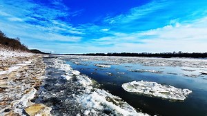 It's so cold parts of the Mississippi and Missouri rivers are freezing