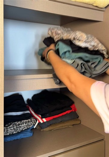 Hoy tocó limpiarle el cuarto a mi hija - - #momlife #cleaning #deepcleaning #limpiezaprofunda #amadecasa