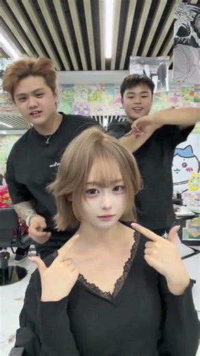 Exploring New Hairstyles: Foreign Girls Blossom in Zhengzhou