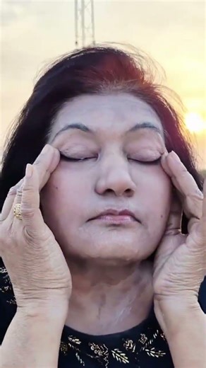 How to Apply Sunscreen Correctly for Full Face Coverage | No White Cast | #Shorts