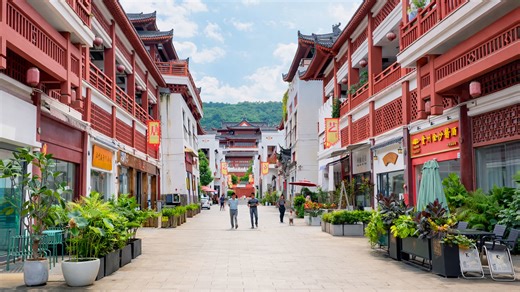 A walk through this street in China reveals a different urban design