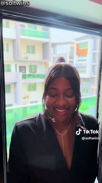 Twin Dance Duo: Catchy Moves with Susan