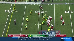 Third fumble recovery of the day for the Ducks' defense. Camden Lewis hits a 25-yard FG on the ensuing drive to tie things up. 4Q | ORE 24, FS 24 | 7:41 remaining 📺 Pac12.me/FB-FRES-ORE #GoDucks | Oregon Football