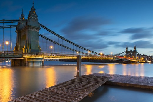 The Hammersmith Ghost: London’s Paranormal Murder - Discovery UK