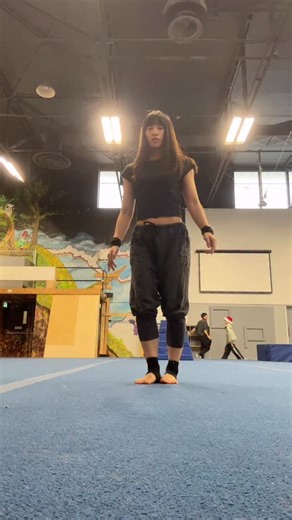 Ninja Suzuki Yurie on Instagram: "How to maintain flexibility Hi I’m Yurie Suzuki, a Japanese ninja. I started practicing Chinese martial arts in middle school and hold black belts in Taido and Taekwondo. I love learning languages — I’m currently studying English, Spanish, French, Indonesian, Taiwanese Mandarin, and Tagalog. Français→ @yuriehiyokofr Filipino→ @yuriehiyokofilipino português→ @yuriehiyokobp 廣東話→ @yuriehiyokocanton 한국어→ @yuriehiyokohu Türkçe→ @yuriehiyokoturkce русский язык→ @yurie