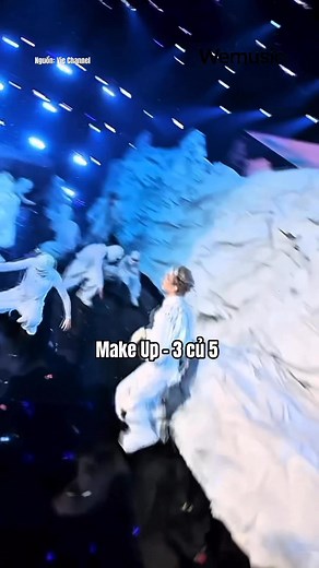 Vàng lúc tăng lúc xuống chứ lớp make up của ảnh là đảm bảo tăng đến cuối chương trình #Wemusic #AnhTraiSayHi #ATSH #BuiTruongLinh #Makeup | WeMusic