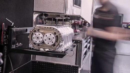 7分钟看完1万1千匹马力V8发动机组装全过程，一播放就停不下来！